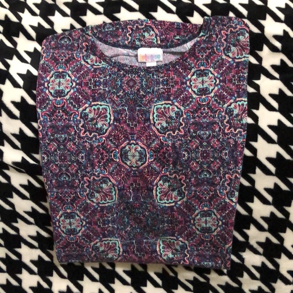 Ladies LuLaRoe “Irma” Hi/Lo Top - Picture 10 of 10